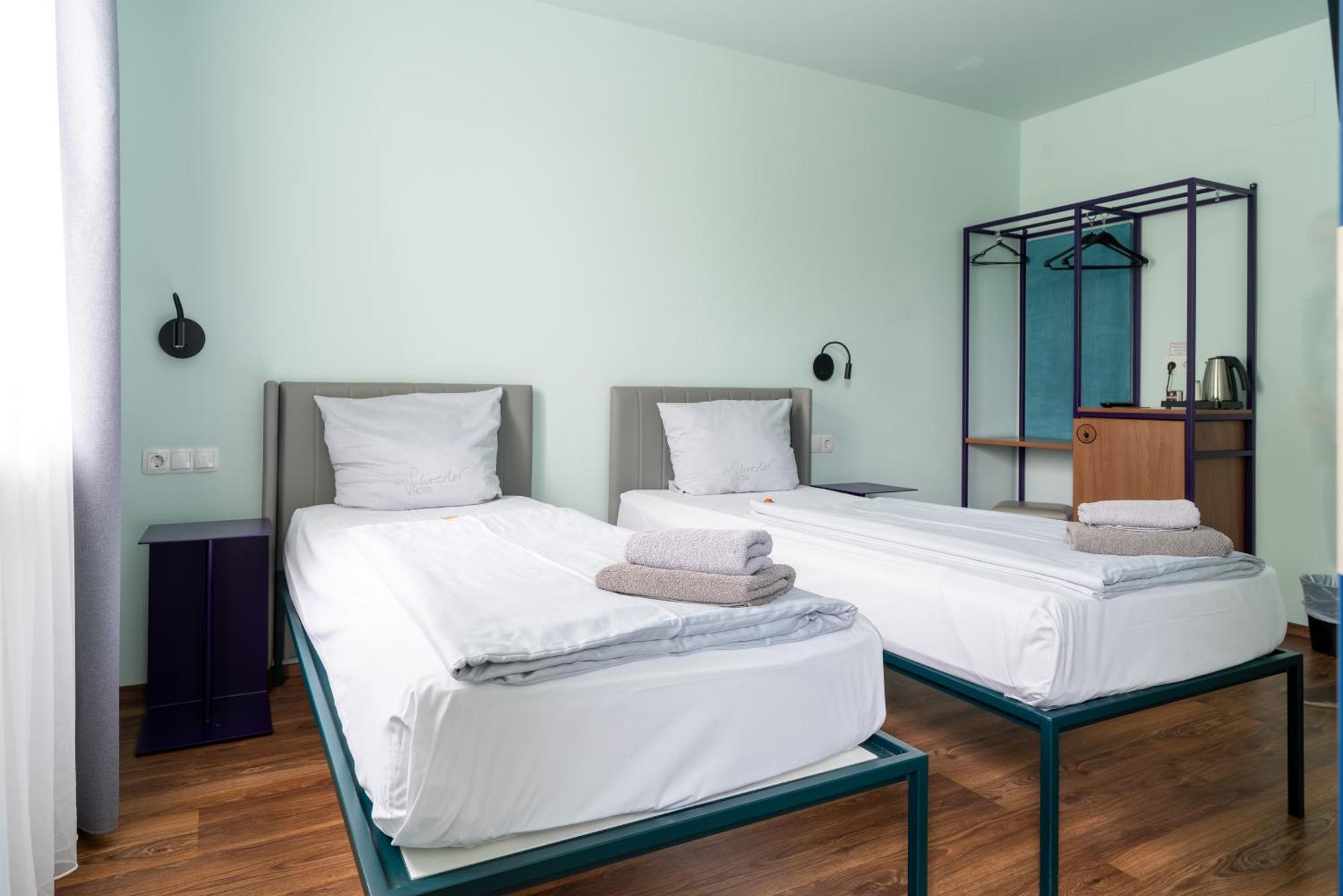 Schreder Hotel 2*