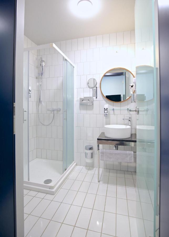 Schreder Hotel 2*